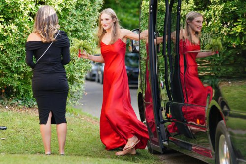 Steve Jobs&rsquo; daughter marries Olympic showjumper in lavish Cotswolds ceremony with performance from Elton John
