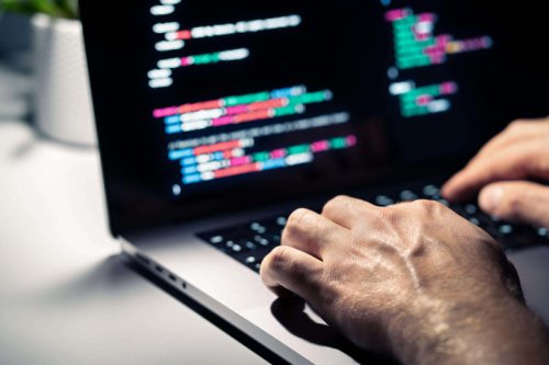 Cybersecurity experts on the phone updates everyone should ignore