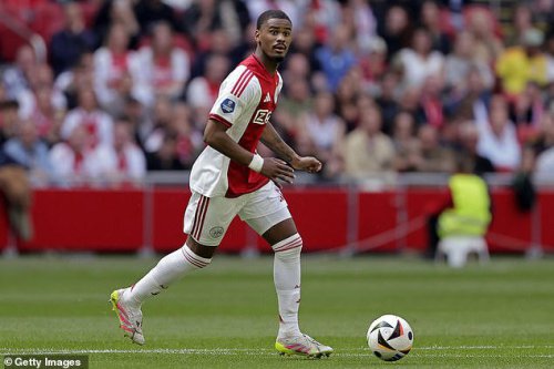Chelsea target 'asks to be left out of pre-season match' as Stamford Bridge move gathers pace