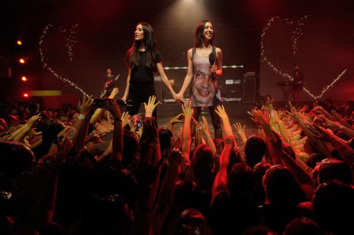 'Everyone please stand for the national anthem': How Untouched by The Veronicas found success years after its release