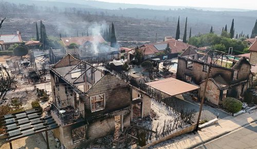 Urgent warning to tourists as wildfires rage across the Mediterranean