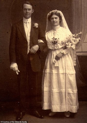 Downton Abbey-style love story in shadow of WWI revealed by photos, letters and mementos