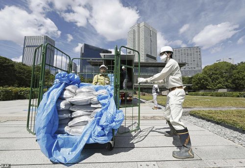 Fukushima nuclear plant concerns as 4,000 workers evacuate