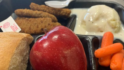 Top 20+ School Cafeteria Foods Every Millennial Grew Up On