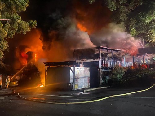 Fire burns Kula Lodge restaurant on Maui