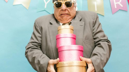Top 10+ Terrible Wedding Gifts To Stop Buying &amp; 10 To Buy Instead