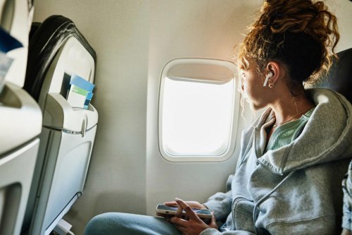 Flight attendant shares health warning for plane passengers who sit in the window seat