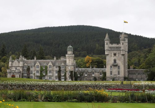 Peter Phillips' new fiancee Harriet Sperling reportedly scores invite to rub shoulders with royal family at Balmoral
