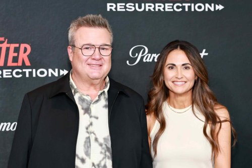 'Modern Family' Star Eric Stonestreet Marries Lindsay Schweitzer After 8 Years Together