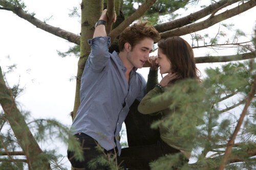 The Cullens are ageless, but is 'Twilight'? Revisiting the vampire romance 20 years later