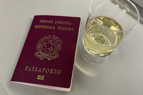 Have dual citizenship? How to use 2 passports when traveling internationally