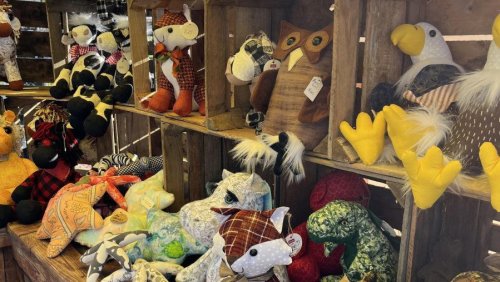 Kalamazoo-area craft show hosts over 200 small businesses
