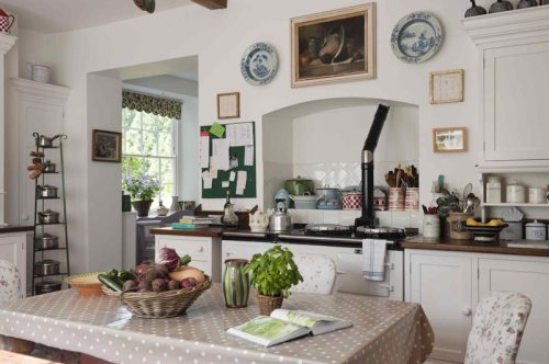 Top 8+ Things That Make Your Kitchen Look Tacky, According to Interior Designers