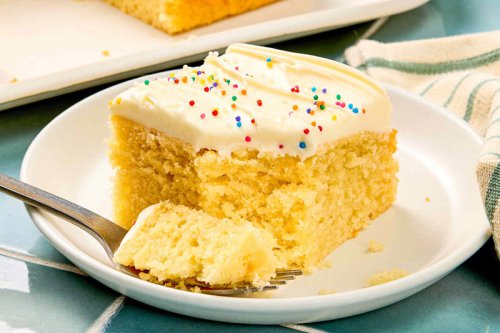 I asked 4 bakers to name the best yellow cake mix, and they all said the same brand