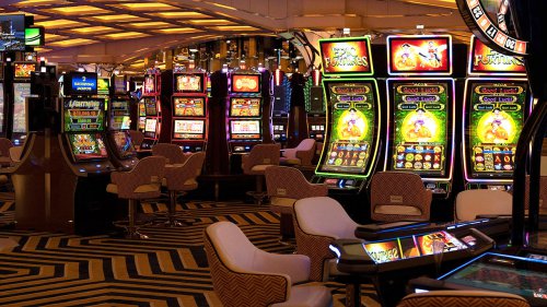 Las Vegas tourism drop leaves Nevada workers scrambling for shifts amid declining visitor volume