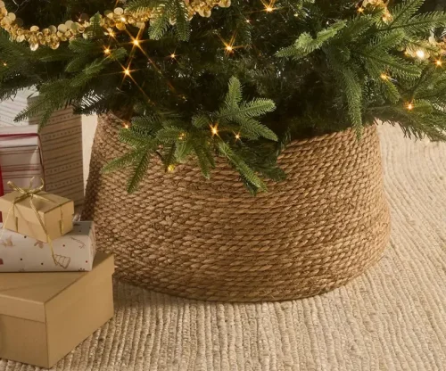 Top 10+ Christmas tree skirts that will complete your festive look