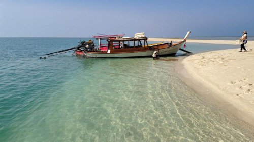 &ldquo;เกาะผ้า&rdquo; มัลดีฟส์เมืองไทย น้ำใสสองฝั่ง เปิดรับนักท่องเที่ยวแล้ว