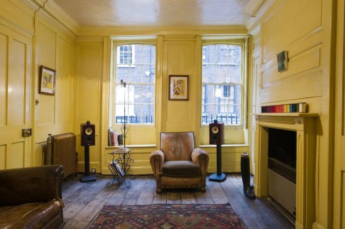 4 major mistakes you're making in your living room design, according to designers