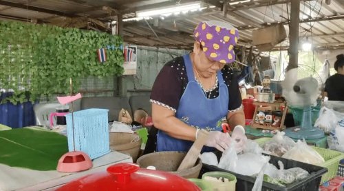 บุกค่ายทหาร เปิดวาร์ป "ส้มตำป้าจันทร์" ริมสระน้ำสุดโรแมนติกที่ กองพันปราจีน @ eto