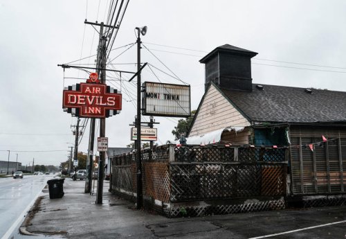 Best dive bars in Louisville? 10 spots loved by locals for stiff drinks and good times