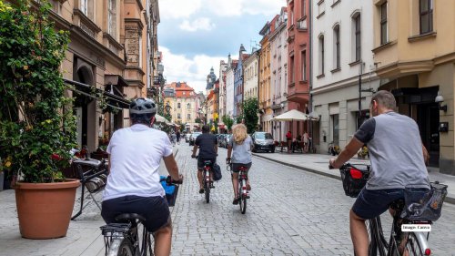 Top 10+ Friendliest Cities in the World &mdash; Where Strangers Greet You Like Old Friends