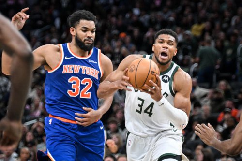 Did Giannis Antetokounmpo travel in Bucks vs Knicks game? Here's what the NBA rule says.