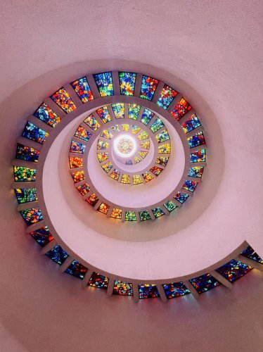 These 15 Gorgeous Photographs Capture the Beautiful Art of Blown and Stained Glass