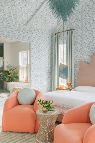Top 5+ &ldquo;Tacky" Antiques That Are About to Become Cool Again, According to Designers