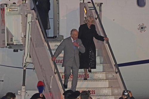 They pack their own blood, BYOB, Extremely tight schedule, Everything's prearranged, They take the train, Greetings in several languages, They always pack a black outfit, Immigration, Heirs never travel together, Their luggage is tagged, A small army of employees, Identical outfits, Always dressed to the nines, Budgetary concerns, The royal family's secret travel rules