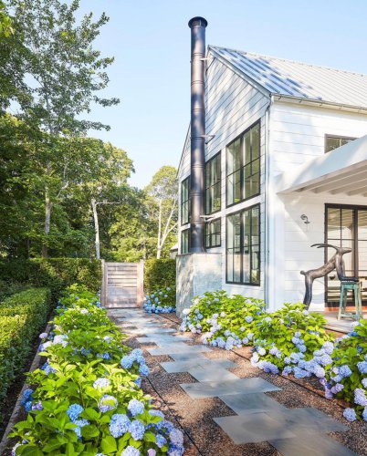 Real estate pros say these landscaping upgrades can boost your home&rsquo;s value