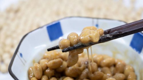 納豆は、腸にうれしい『発酵食』, 夜に食べると良い理由, 「痩せ腸」に近づく夜納豆の取り入れ方, 夜納豆でつくる、やさしい腸活, 夜に食べると効果倍増！痩せ腸をつくる「納豆」の食べ方とはどんなもの？管理栄養士が解説