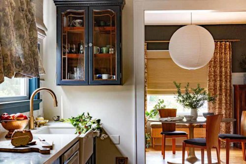I Wish My Kitchen Cabinets Had This Extremely Practical 300-Year-Old Feature