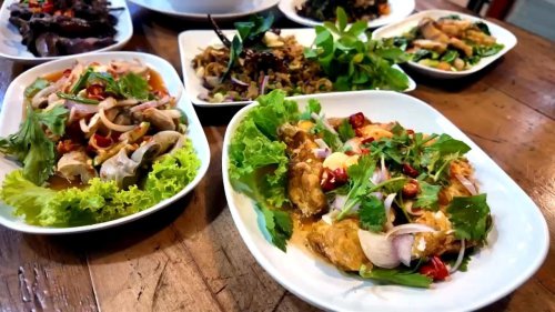 ข้าวต้มป้าบี เมืองระยอง ข้าวต้มฟรี&ndash;เมนูจัดเต็ม ราคาสบายกระเป๋า