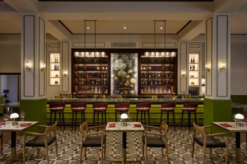 What restaurants are open and closed Thanksgiving 2025? See specials