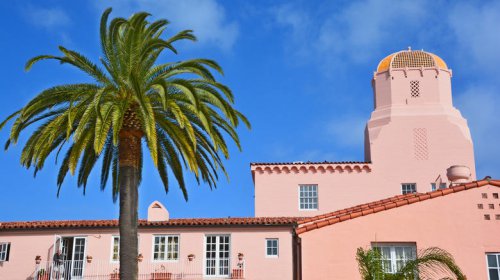 California's Vintage Hotel In La Jolla Is A Coastal Gem With Dreamy Vibes And Luxurious Amenities