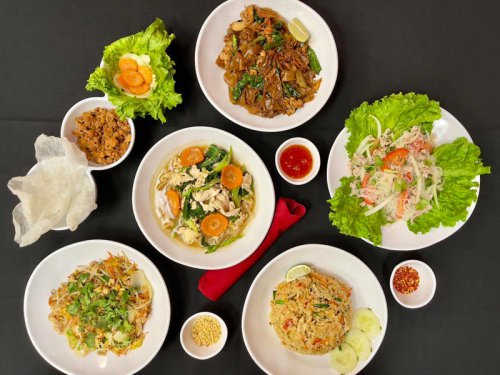 Thai restaurant brings whole seafood dishes, sweet treats to Louisville