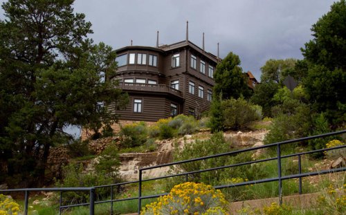 Grand Canyon hotels to halt overnight stays for' 'foreseeable future'