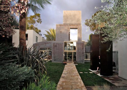 Top 11+ fascinating Frank Gehry buildings in Los Angeles