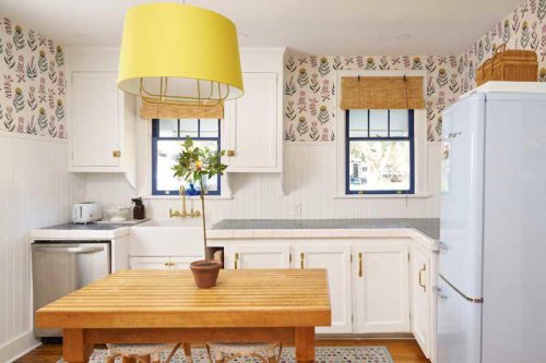 Top 5+ minutes and $50 made my cold, cookie-cutter kitchen so much cuter!