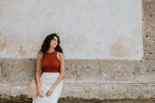 You're Probably Doing The 'American Lean' &mdash; And It's A Dead Giveaway You're A Tourist Abroad