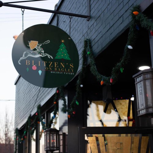 Metro Detroit&rsquo;s holiday pop-up bars bring retro vibes, festive cocktails