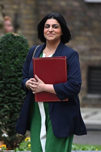Free taxis for migrants to be axed after asylum seeker travelled 250 miles to see GP