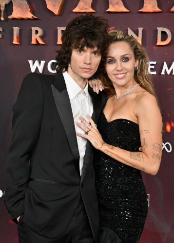 Cyrus&rsquo;s cushion-cut engagement ring was custom-made., The diamond appears to be between 3 and 5 carats and is estimated to be worth over $70,000., The ring&rsquo;s style reflects a &ldquo;broader trend.&rdquo;, What else has Cyrus said about the ring?, Miley Cyrus jokes that Maxx Morando bought her engagement ring on Black Friday