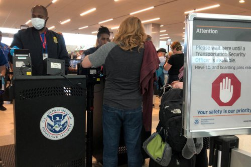 New US border rules could require selfies, 5 years of social media history