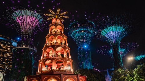 1. เทศกาลเฉลิมฉลองที่ไม่เคยหลับใหล, 2. ตื่นตากับแสงสีในเทศกาลศิลปะระดับโลก, 3. สนุกสุดเหวี่ยงกับคอนเสิร์ตและเอนเตอร์เทนเมนต์ระดับ A-List, 4. ผจญภัยในโลกจินตนาการและนิทรรศการยอดฮิต, มัดรวม 12 อีเวนต์สิงคโปร์ 2026 ไฮไลต์เด็ด คอนเสิร์ตดัง นิทรรศการระดับโลก ครบจบที่เดียว