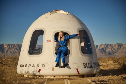 Engineer becomes first person who uses a wheelchair to travel to space