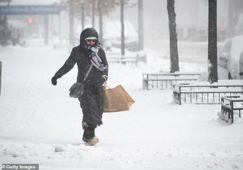 Massive 1,800-mile winter storm slams large swath of the US with heavy snow and travel chaos