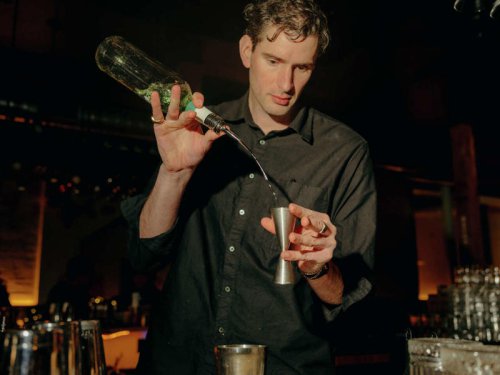 How this Bay Area neighborhood bar sold 30,000 martinis in 2025