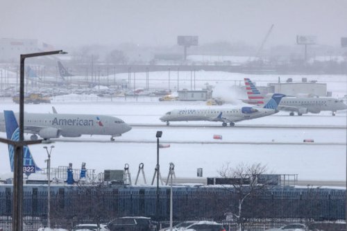 'Misery map' shows holiday travel chaos on both coasts with canceled and delayed flights