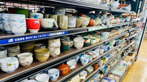The rare vintage dinnerware you'd be lucky to find at an estate sale or thrift store